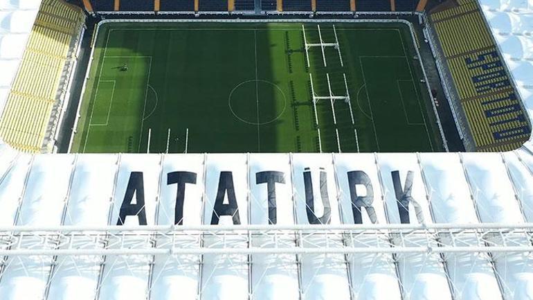 Fenerbahçede Ülker Stadyumunun çatısına Atatürk yazıldı