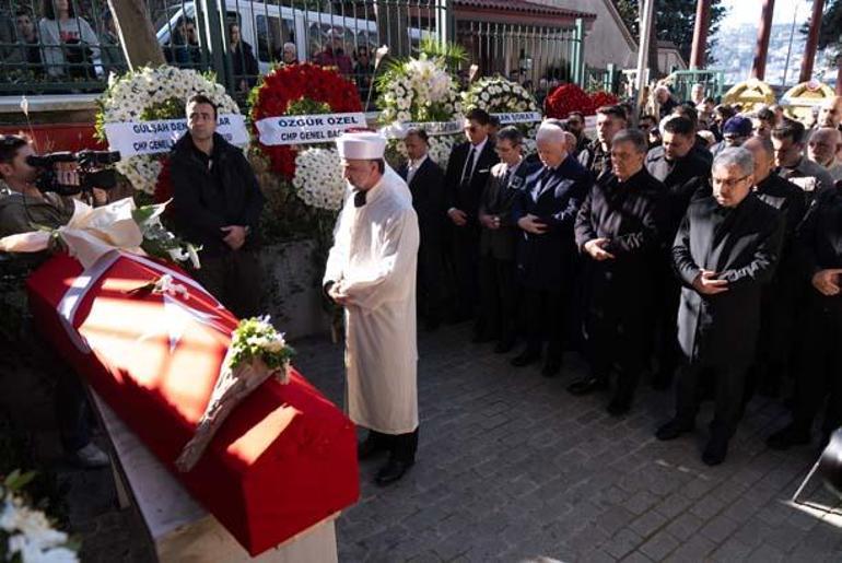 Ünlü yazara duygusal veda Türkan Şoray: Yemeğe hazırlanacakken onu uğurlamak için hazırlandım