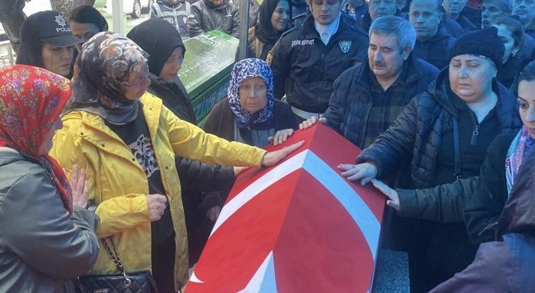 İstanbulda hayatını kaybeden polis memuru Çanakkalede toprağa verildi