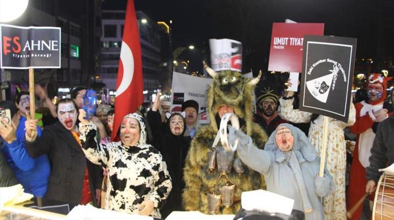 Rumi takvime göre yeni yılın ilk günü Kostümleri giyindiler, Kalandarı kutladılar