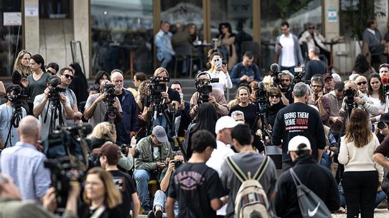 İsrailli esirlerin yakınları, anlaşmanın gecikmiş olmasından dolayı hükümete tepkili