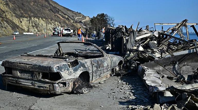 Californianın son 40 yıldaki en geniş kentsel alanı küle döndü