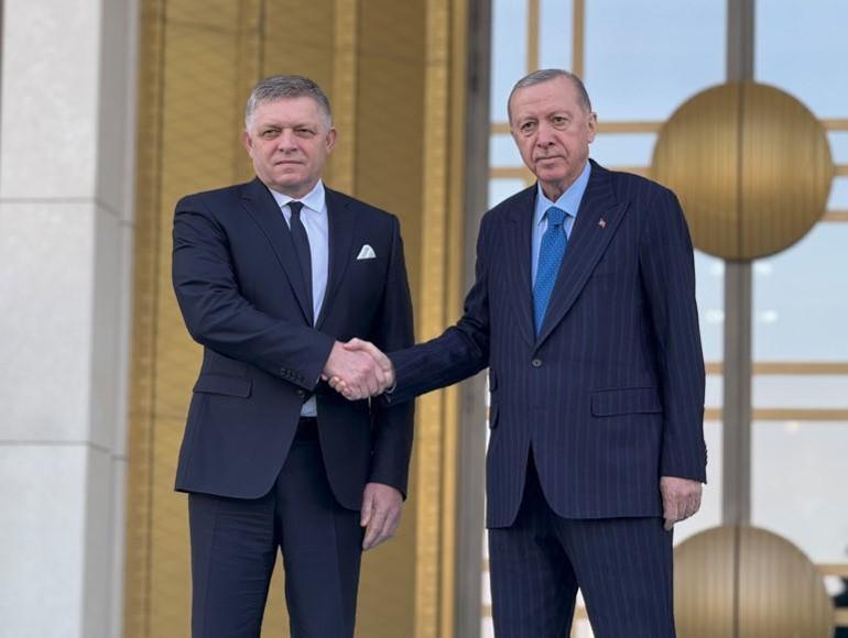 Slovak Cumhuriyeti Başbakanı Robert Fico Ankarada Erdoğan resmi törenle karşıladı