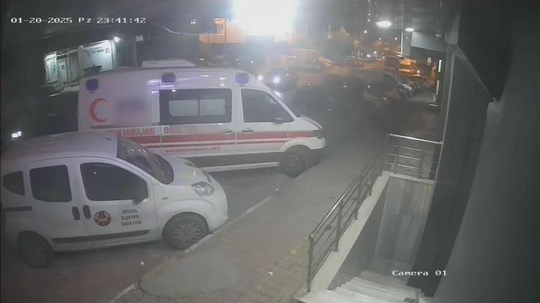 İstanbulda ambulansa kurşun yağmuru Şok görüntü