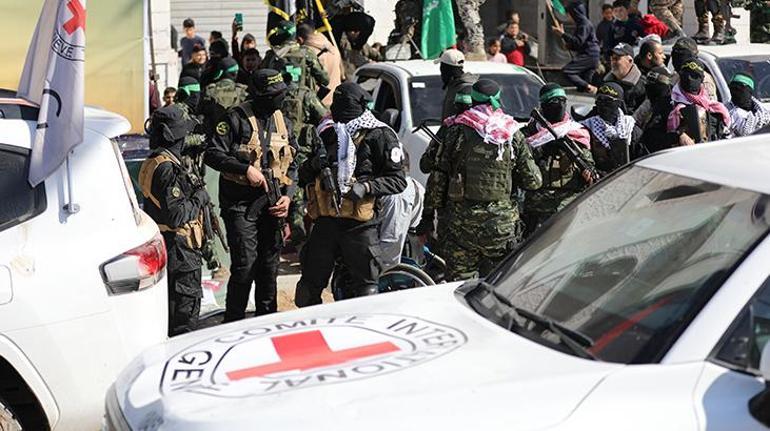 Hamas ve İsrail arasındaki esir takasının 2. turunda 4 İsrailli kadın asker serbest bırakıldı