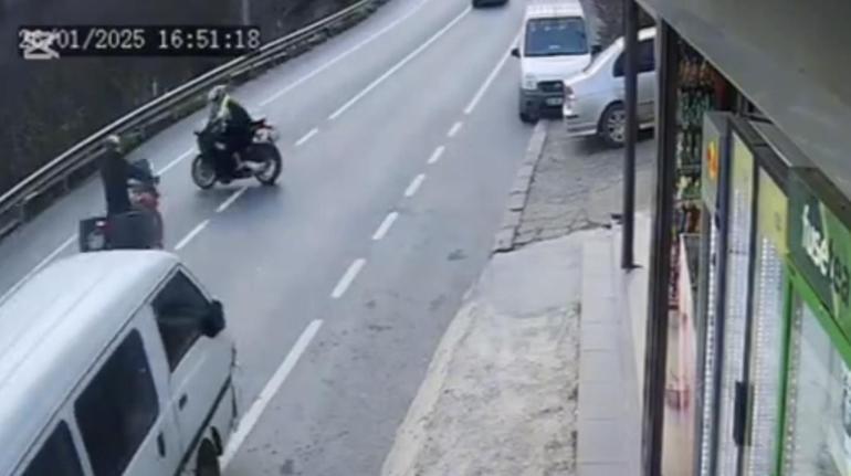 2 motosiklet kafa kafaya böyle çarpıştı Kaza anı kamerada