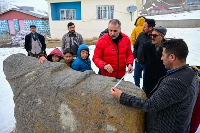 Köylüler başından ayrılmıyor: Yabancı gördüğümüzde hemen koşup geliyoruz