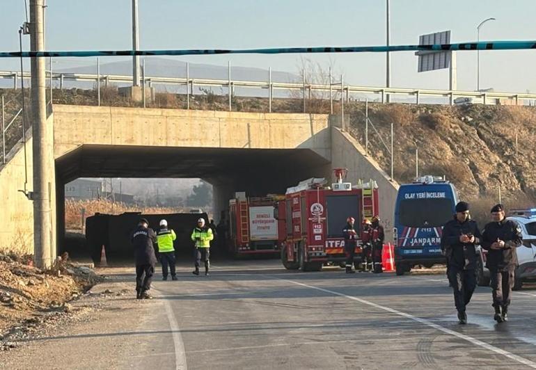 Denizlide işçileri taşıyan midibüs devrildi Çok sayıda ölü ve yaralı var