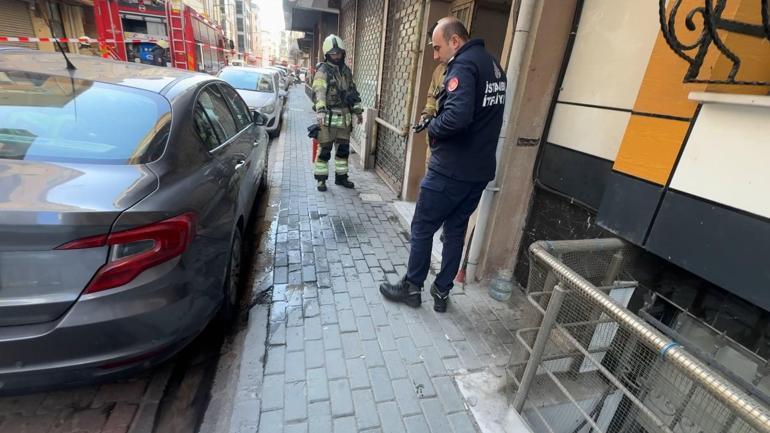 Avcılar’da doğal gaz sızıntısı paniği Apartmanda oturanlar korkuyla kaçtı