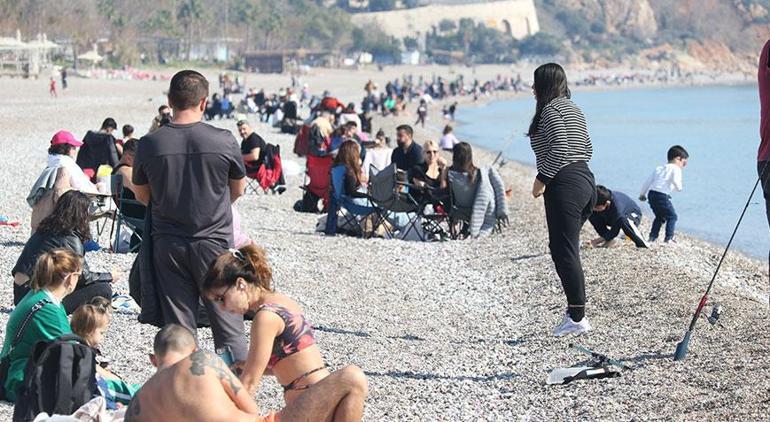 Fotoğraflar bugün çekildi Burası Türkiye: Kış ortasında deniz keyfi