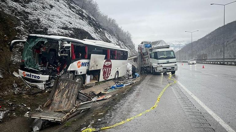 Son dakika... Samsun ve Antalyada peş peşe yolcu otobüsü kazaları Ölü ve yaralılar var