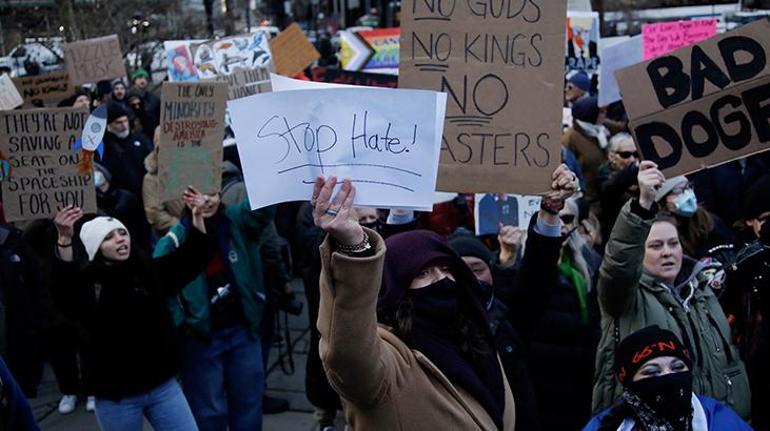 ABDde binlerce kişi, Başkan Trumpın göçmen politikasını protesto etti