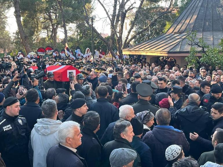 Kahreden fotoğraf Evlilik yıl dönümünde şehit düştü, kızının doğum gününde toprağa verildi