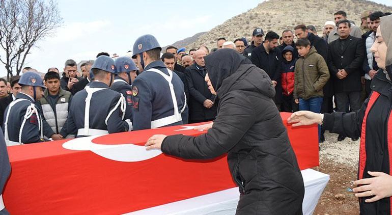 Pençe-Kilit Operasyonu bölgesinde kalp krizi geçiren güvenlik korucusu toprağa verildi