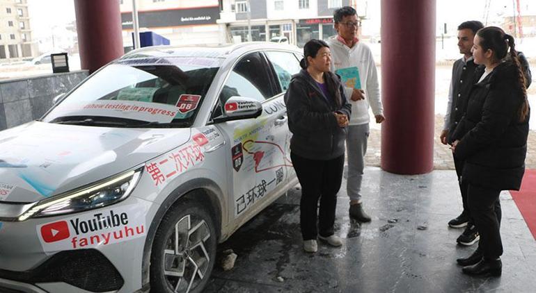 Çinli çift Hakkaride Dünya turuna çıktılar, 83 ülke gezdiler