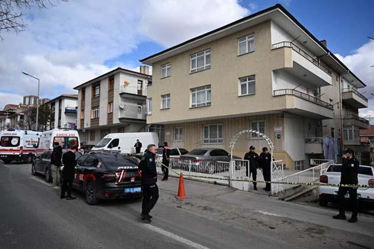 Son dakika... Ankarada şizofren anne katliam yaptı: 3 çocuğunun bileklerini kesti