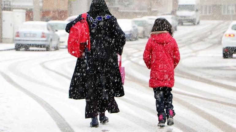 Son dakika... Kar tatili açıklamaları peş peşe geldi İşte eğitime ara verilen il ve ilçeler