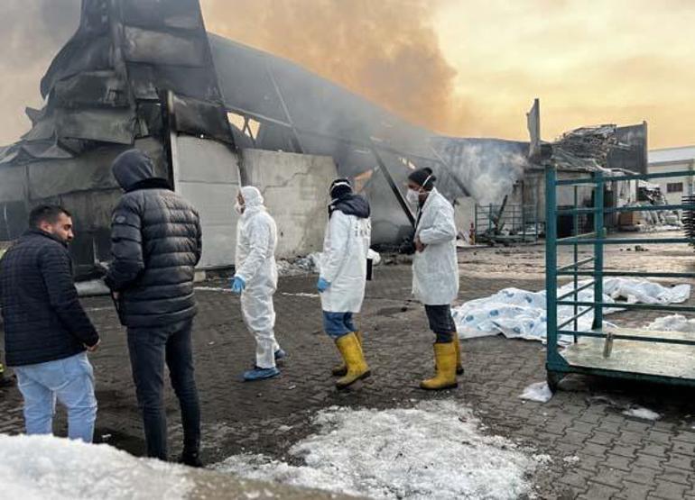 Fabrikada can pazarı 3 işçinin öldüğü yangının görüntüleri ortaya çıktı