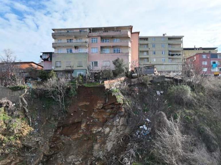 Üsküdarda heyelan sonrası korku dolu bekleyiş: Çökmeye başladıysa devamı gelecektir