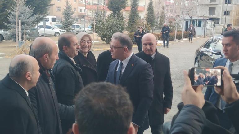 Son dakika... Görevden alınan Van Büyükşehir Belediye Başkanı Abdullah Zeydanın yerine kayyum atandı