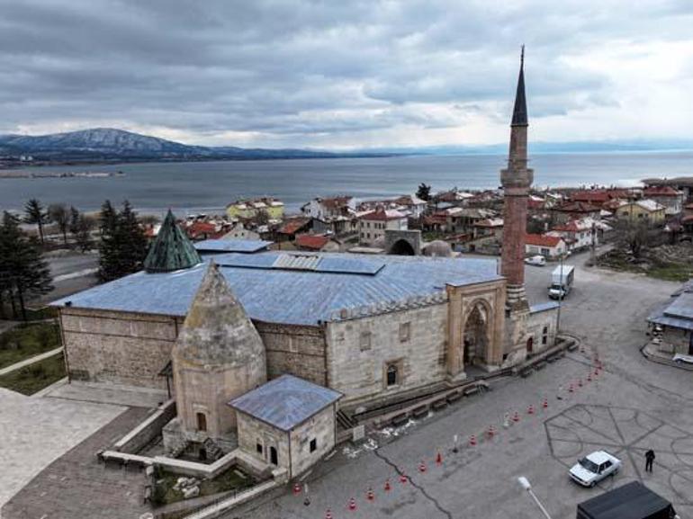 Anadoluda Orta Çağdan kalma Aslıyla duruyor: Özellikle Koreden görmek için geliyorlar