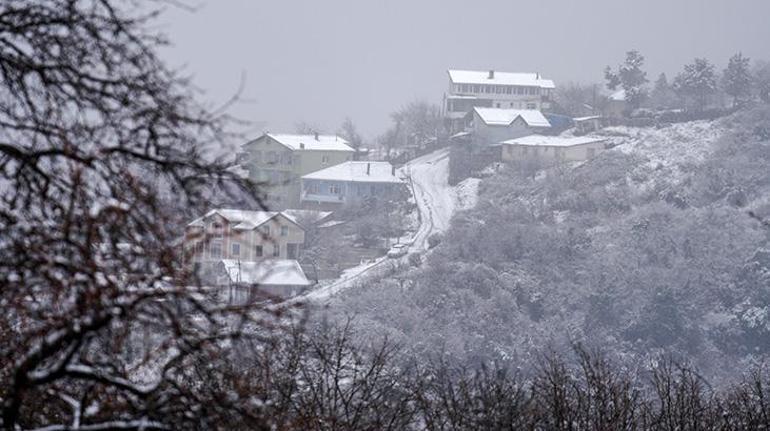 Son dakika... İstanbulda yarın okullar tatil edildi Valilik kar tedbirleri tek tek açıkladı