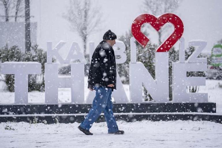 İstanbul kar alarmı Bir uyarı da Bakanlıktan geldi: 20 santimetrenin üzerinde bekliyoruz