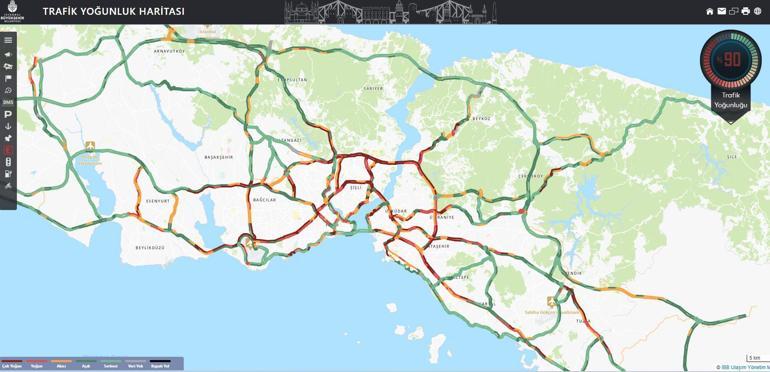 İstanbulda kar etkisini artırdı Trafik durma noktasına geldi