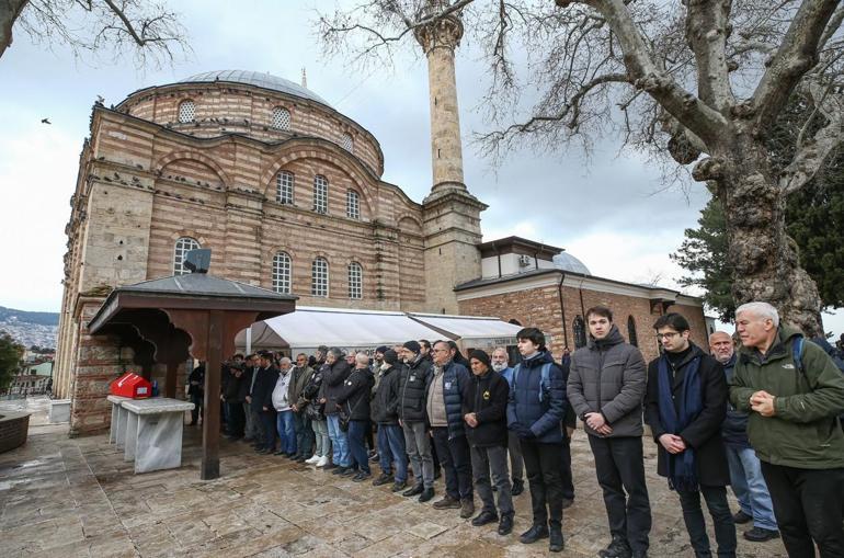 Usta oyuncu Emin Gümüşkaya son yolculuğuna uğurlandı