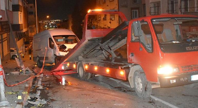 İzmir’de katliam gibi kaza Ölü ve yaralılar var