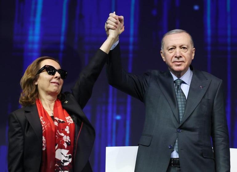 Son dakika... 3 vekil AK Partiye katıldı Rozetleri Erdoğan taktı