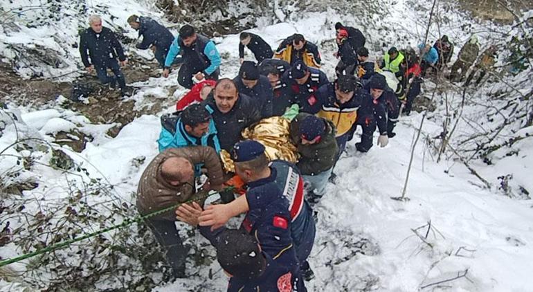 Zamanla yarış 3 sağlık personeli 30 metre yükseklikten kanyona uçtu