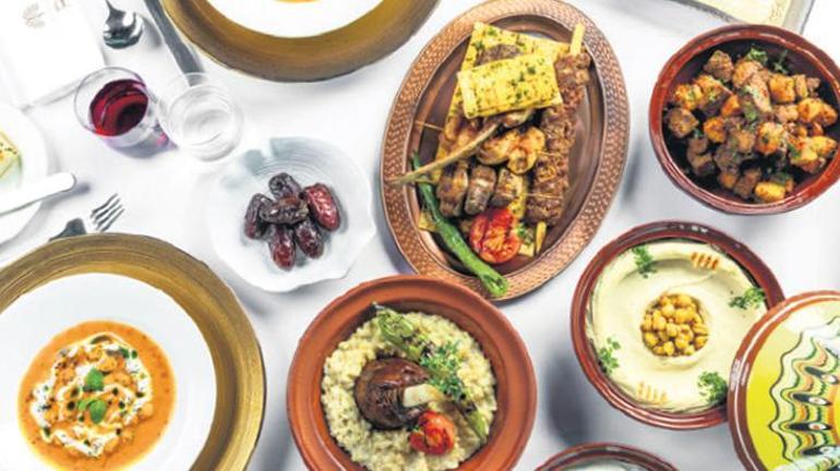 Lüks iftar sofrası altından pahalı