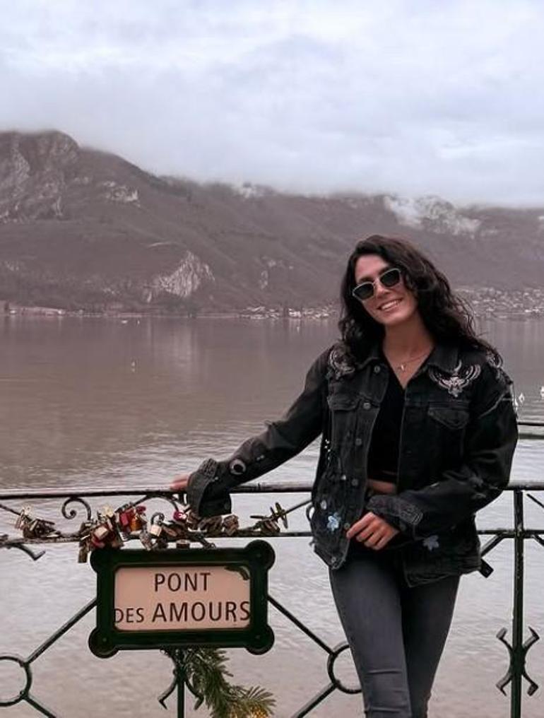 Serenay Aktaş, éliminé de Survivor, est parti en vacances