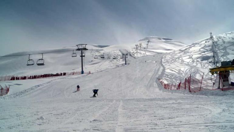 Accommodation and chairlift services were stopped at a ski resort after the Kartalkaya disaster