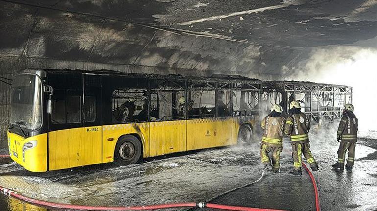 Çam ve Sakura Şehir Hastanesi girişinde İETT otobüsünde yangın çıktı