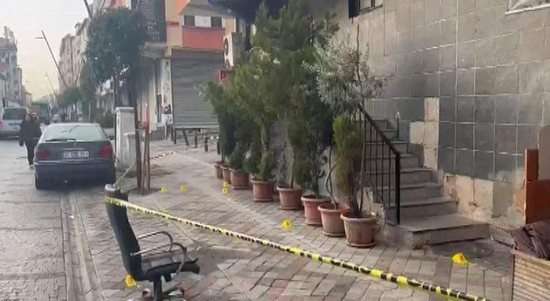 Bağcılarda restoranı taradılar Patron ve garson yaralandı