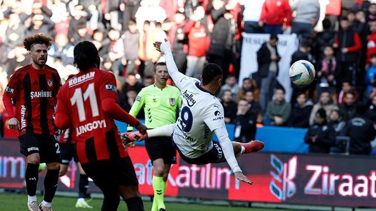 Fenerbahçede En Nesyriden kariyer rekoru Jeneriklere geçecek gol