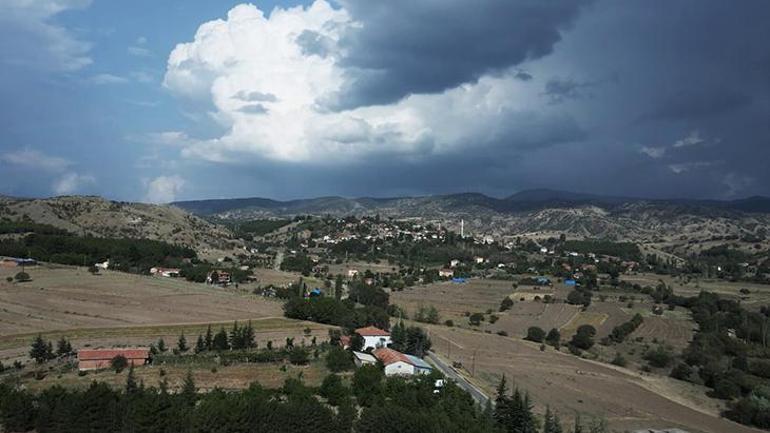 Başpınar Köyünün geçim kaynağı bale Yazın tarlanın, kışın sahnenin tozunu attırdılar