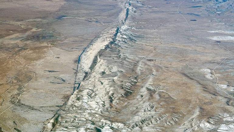 45 saniye önce deprem uyarısı Yakınlarını kaybedince kurdu: ABDde 2 haftadır sürüyor