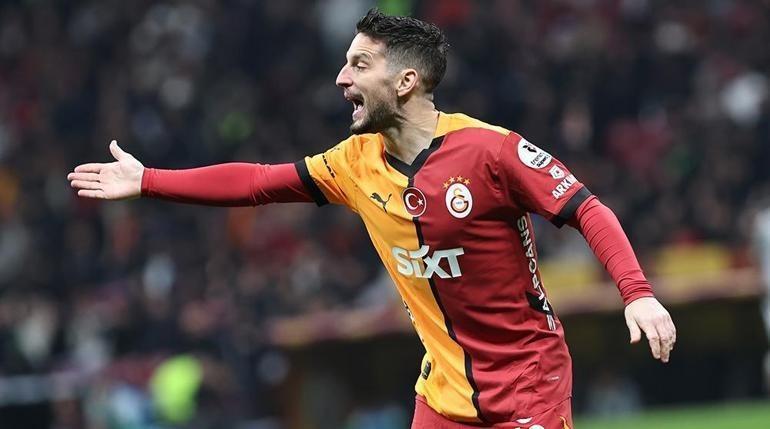 Galatasarayda yeni transfer geldiği gibi gidiyor İki oyuncunun bileti kesildi