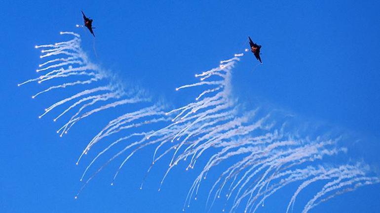 Son dakika Güney Kore savaş uçağı yanlışlıkla bomba bıraktı: Yaralılar var