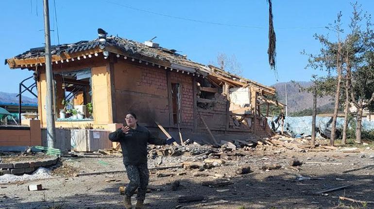 Son dakika Güney Kore savaş uçağı yanlışlıkla bomba bıraktı: Yaralılar var