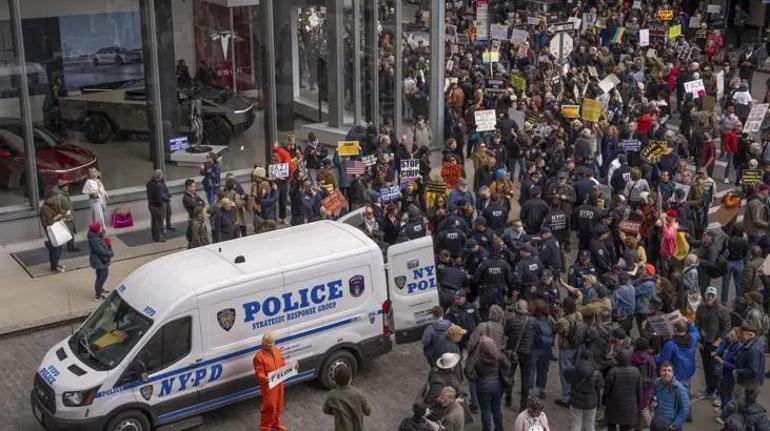 Son dakika: Teslayı bastılar New York karıştı, silah sesleri peş peşe duyuldu