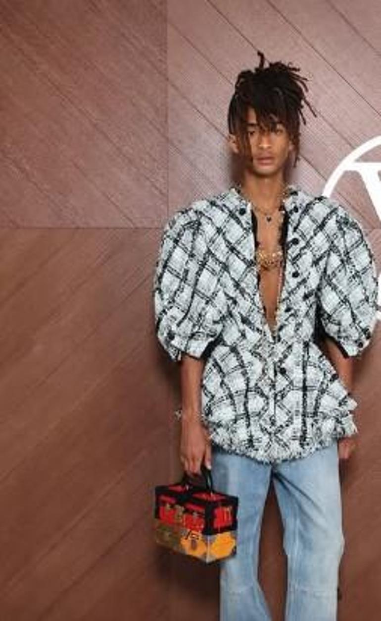 Will Smithin oğlu Jaden Smith, Paris Moda haftasına damga vurdu Tarzı dikkat çekti