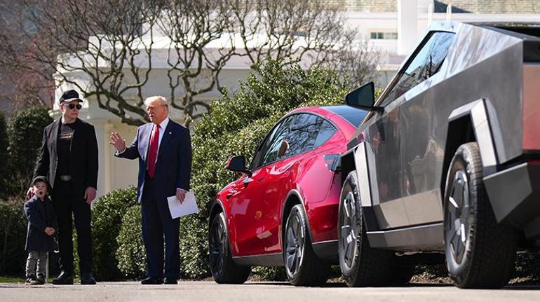 Tesla hisseleri düşünce Trump reklama başladı