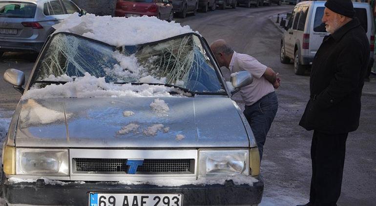 Ne başka araba çarptı ne de kazaya karıştı Park halindeki araç pert oldu