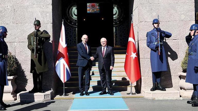 Bakan Güler, İngiliz mevkidaşı John Healey ile bir araya geldi