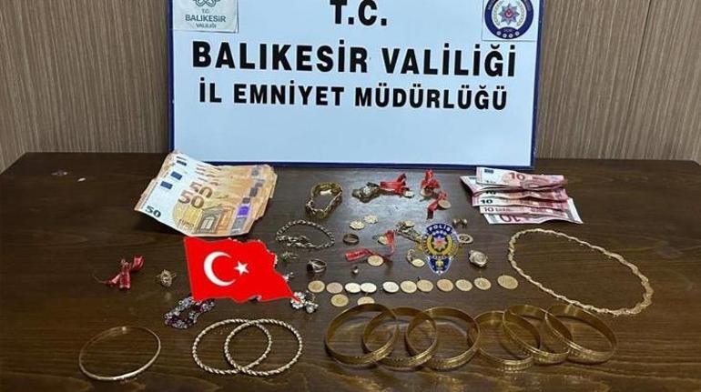 Balıkesirde yaşlı kadını 1.5 milyon lira dolandırmışlardı Kıskıvrak yakalandılar