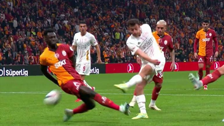 Galatasaray - Antalyaspor maçında penaltı kararı doğru mu Eski hakemler değerlendirdi: VAR karışmalıydı